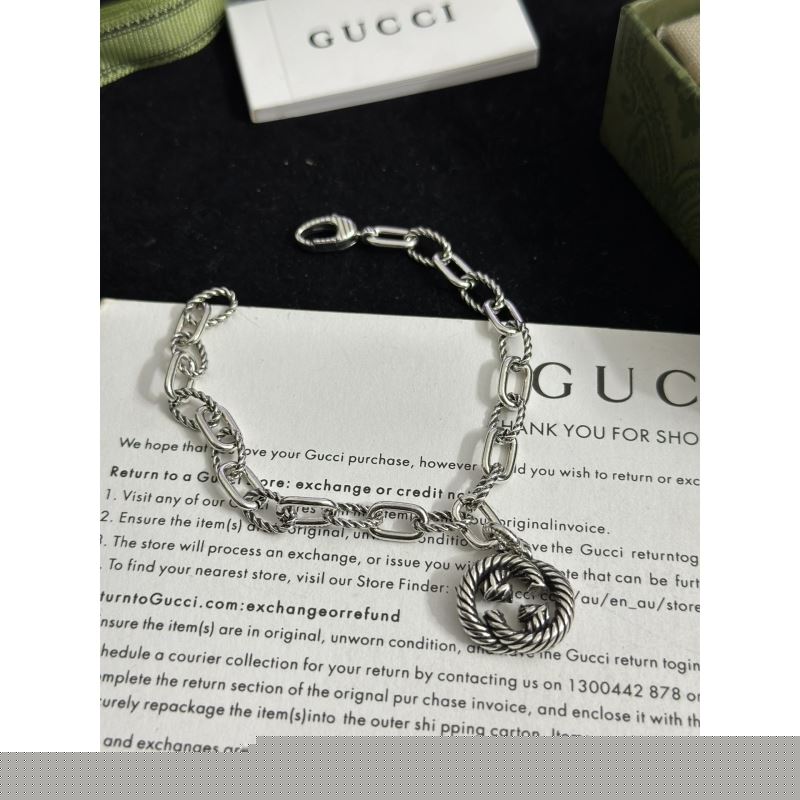 G*u*i bracelets